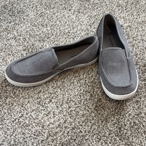 Time and Tru Women's Gray Loafers